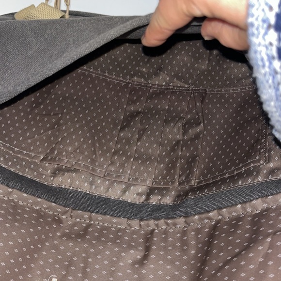 Leed’s Large duffel messenger bag with lots of pockets - Picture 2 of 6